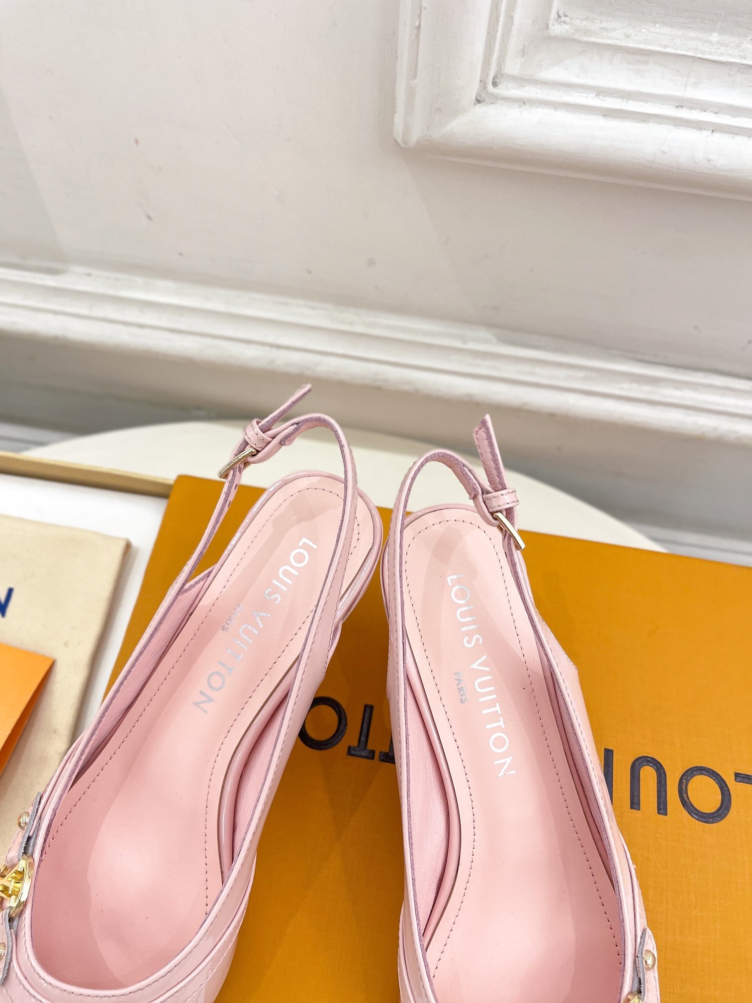 High heel Shoes-Contact CS for Coupons or More Info