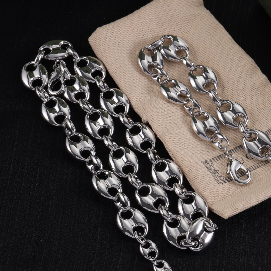 Gucci-Accessory-Contact CS for Coupons or More Info